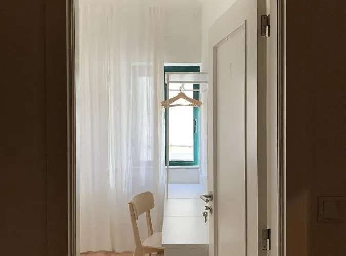 Nº7 Sacadura Cabral בית הארחה גוארדה